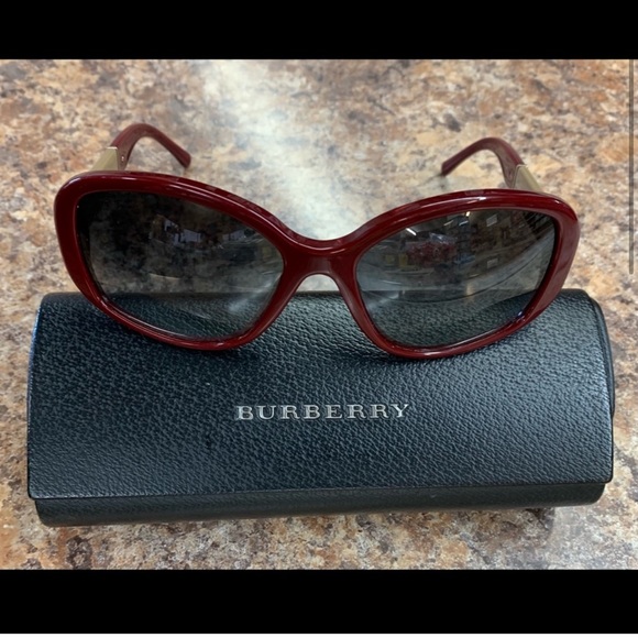 BURBERRY Sunglasses with Case - Picture 1 of 9
